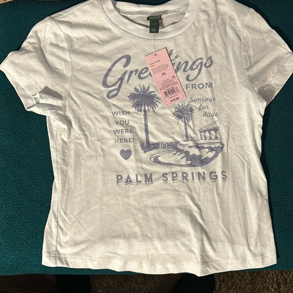 Wild Fable NWT - Sz XS - Graphic Tee